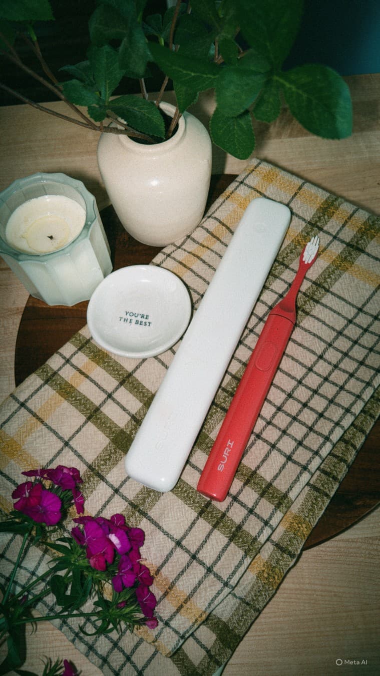 SURI // Sustainable Rituals · Flatlay ad