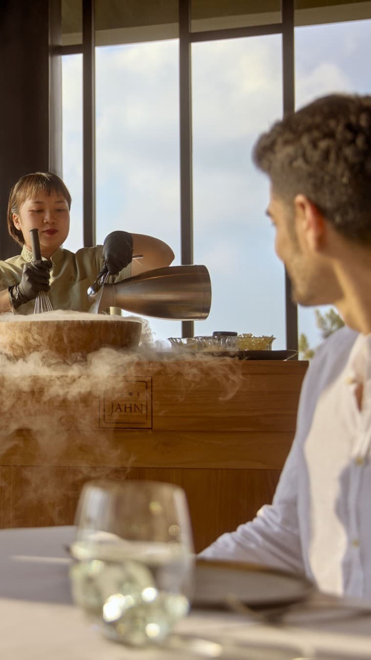 Hilton · Lifestyle Image ad