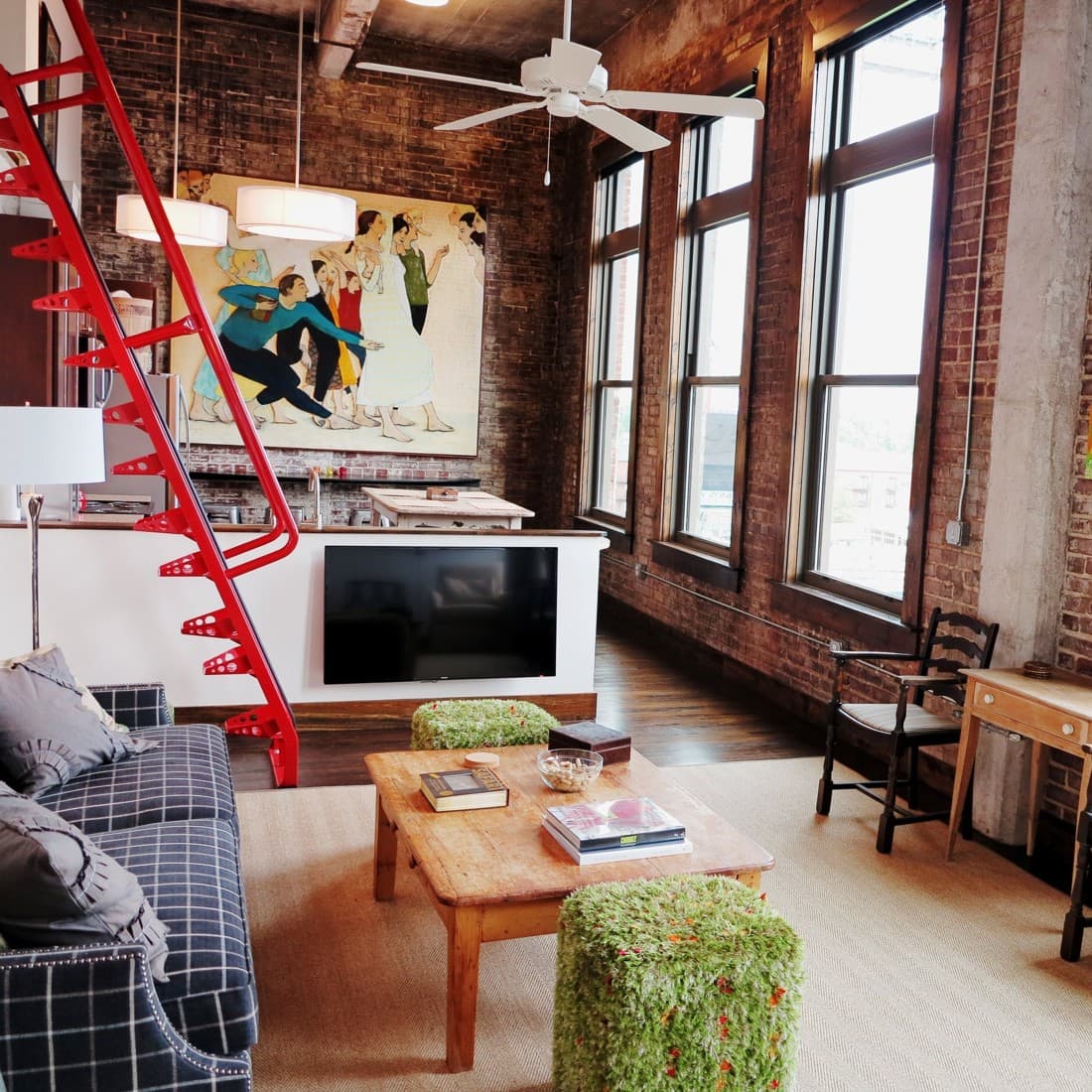 Left Field Properties · Lifestyle Image ad